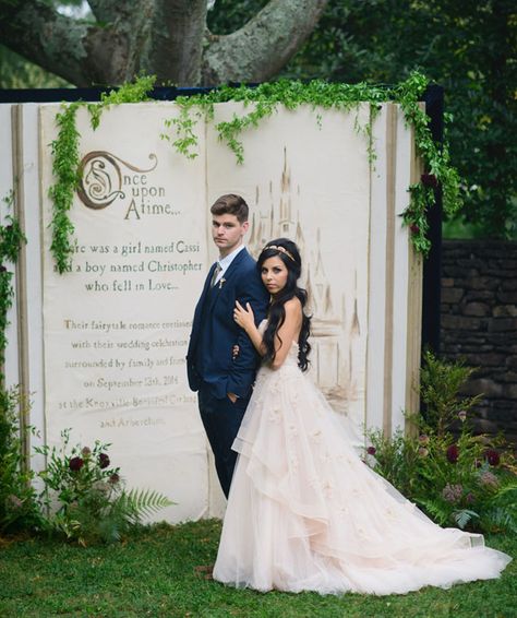 Fairytale wedding with a storybook backdrop Storybook Wedding, Tema Disney, Garden Weddings Ceremony, Cinderella Wedding, Have Inspiration, Wedding Top, Ceremony Backdrop, Fairy Tale Wedding, Princess Wedding