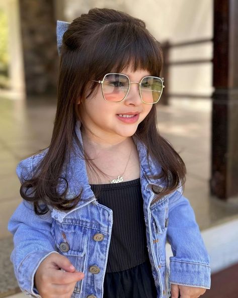 Kids With Bangs Girls, Bangs For Toddler Girls, Toddler Bangs Hairstyles, Girls Bangstyle Hair Kids, Kids Hairstyles With Bangs, Kids Bangs Hair, Toddler Bangs, Baby Haircut, Bella Hair