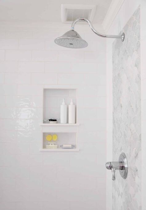 The Delightful Home {Master Bathroom} – Dixie Delights Elyse Knowles, Makeover Kamar Mandi, Ideas Baños, Master Ensuite, Attic Bathroom, Bad Inspiration, Vinyl Decor, Subway Tiles, Apartment Bathroom