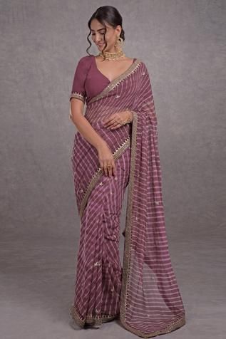 Sarees Blouse Designs, Leheriya Saree, Chiffon Blouses Designs, Women Talking, Simple Saree Designs, New Saree Blouse Designs, Backless Blouse Designs, Traditional Blouse Designs, Fashionable Saree Blouse Designs