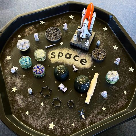 Tuff Tray Ideas Space, Space Tough Tray Ideas, Space Themed Tuff Tray, Science Tuff Tray Ideas, Science Tuff Tray, Space Activities Eyfs, Space Tuff Tray Ideas, Space Eyfs Activities, Space Eyfs