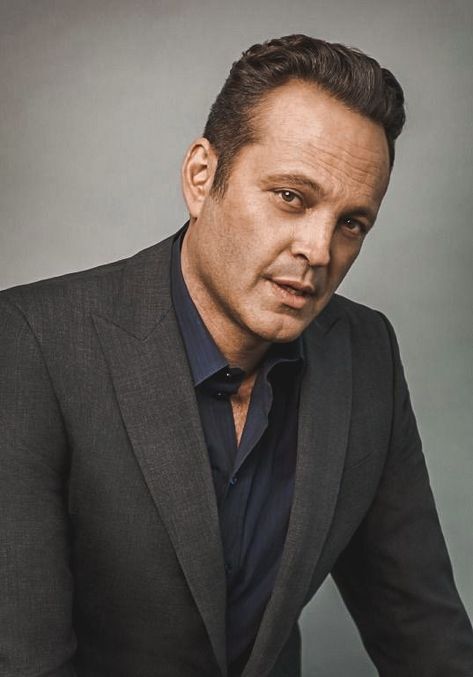 Vince Vaughn as Callahan Gentry. Guy Crush, Desmond Doss, Hacksaw Ridge, Funny Comedians, Kevin James, Vince Vaughn, Actors Male, Mel Gibson, Charming Man