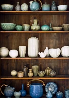 Pottery Danish Ceramics, Back To Nature, Vintage Pottery, A Shelf, Home Decor Tips, Interior Design Trends, Danish Design, Ceramic Pottery, Ceramic Art