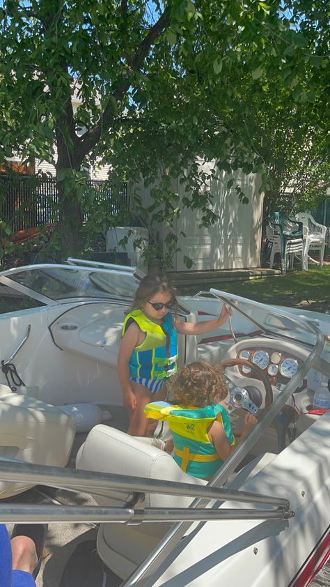 Kids at the boat, lake, water, siblings Family Boating Aesthetic, Boat Life Aesthetic Family, Lake Mom Aesthetic, Lake Core, Boat Family, Grace Core, Mom Inspo, Kids Boat, Ranger Boats