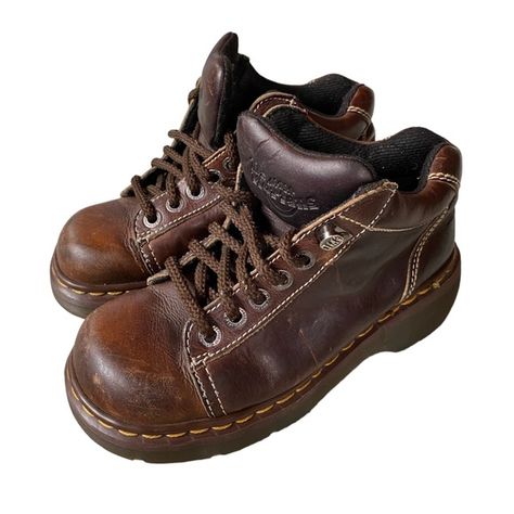 Dr Martens Vintage Lace Up Boots 8542 Brown Leather Chunky Lug Sole England Vintage Lace Up Boots, Dr Martens Vintage, 80s Clothes, England Women, Vintage Dr Martens, Boots Style, Martens Shoes, Dream Shoes, Dark Brown Leather