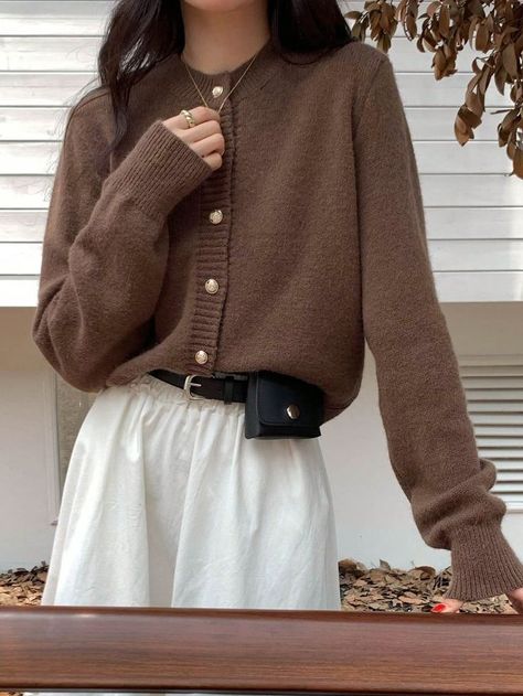 Manche, Áo Len Cardigan, Sixth Form, Fall Cardigans, Dark Autumn, Brown Cardigan, Long Sleeve Knitted Cardigan, Fits Inspo, Button Front Cardigan#OutfitInspoSchool #AestheticFallFashion #FallInJapanStyle #UniqloFallStyle #CozyFallOutfits Brown Cable Knit Cardigan, Fall Cardigan Outfits, Brown Cardigan Outfit, Ootd Cardigan, Cardigan Fall Outfit, 일본 패션, Cardigan Outfit, Fall Cardigans, Crew Neck Cardigan