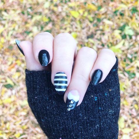 Adams Family Nails, Wednesday Addams Nails, Cute Simple Nails, Gel Mani, The Addams Family, Classic Nails, Nails For Kids, Halloween Nail Designs, Halloween Nail Art