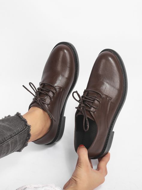 Minimalist Lace-up Front Oxfords Lace Up Formal Shoes Women, Womens Oxford Shoes Outfit, Form Outfits, Sixth Form Outfits, Brown Oxford Shoes, Oxford Shoes Outfit, Sixth Form, Brown Dress Shoes, Women Flats