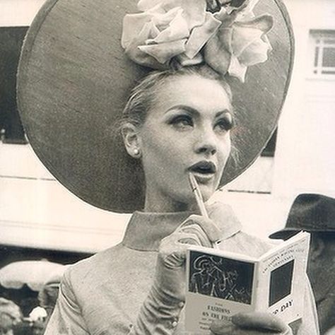 Melbourne Cup, Flemington,1964. #melbournecup#flashback#prettylady#dressedtobackawinner#bestdeessed#racewear Melbourne Cup Fashion, Race Day Fashion, Spring Racing Carnival, Spring Carnival, Race Wear, Guy Fawkes, Races Fashion, Spring Racing, Melbourne Cup