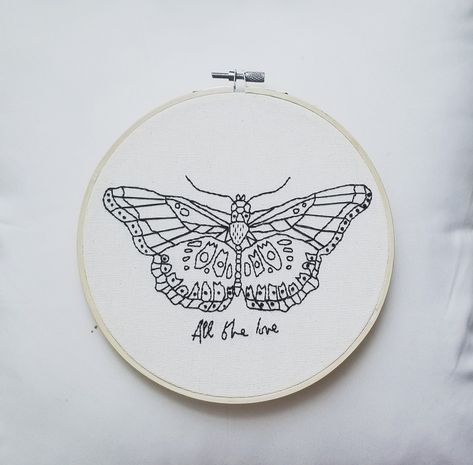 Harry Styles butterfly tattoo embroidery Harry Styles Embroidery Pattern, Hs Jeans, Embroidery Harry Styles, Harry Styles Butterfly Tattoo, Harry Styles Butterfly, Tattoo Embroidery, Embroider Ideas, Embroidery Butterfly, Harry Styles Golden