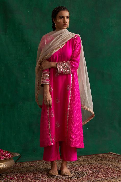 Shop for these amazing collections of Magenta Habutai Silk Embroidered Sequin And Zari Work Hand Kurta Set For Women by Rekha Agra online at Aza Fashions. Plain Suits, Latest Dress Design, Kurta Set For Women, Color Magenta, Silk Kurta, Suits Design, Dress Indian, Indian Suits, Sharara Set