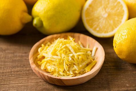 15 ways to use Lemon Peels in the Kitchen - Fine Dining Lovers Radish Greens, Beef Short Rib Recipes, Short Ribs Recipe, Dried Lemon, Fresh Lemonade, Lemon Rind, Food Articles, Chicken And Waffles, How To Grill Steak