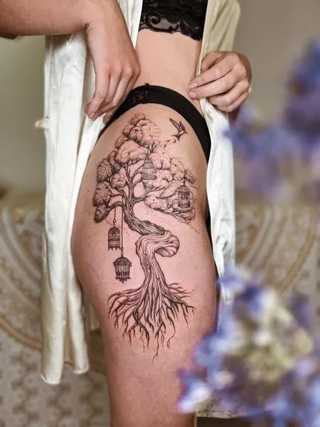 Hip Tree Tattoo, Thigh Tree Tattoos Women, Thigh And Side Tattoo, Tree Of Life Hip Tattoo, Tree Of Life Woman Tattoo, Tree Of Life Tattoo On Thigh, Shoulder Pieces For Women Tattoo, Tree Of Life Tattoo Thigh, Tree On Leg Tattoo