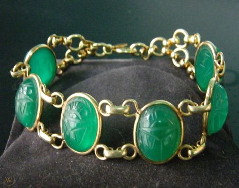 Chrysoprase Jewelry, Scarab Bracelet, Green Gems, Vintage Bracelet, Yellow Gold Engagement Rings, Jade Jewelry, Stone Carving, Vintage Bracelets, 925 Sterling Silver Jewelry