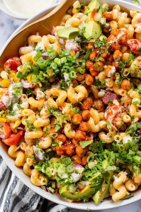 Buffalo Chickpeas, Chickpea Pasta Salad, Pasta Veggies, Buffalo Chickpea, Ranch Pasta, Chickpea Pasta, Vegan Salad, Vegan Pasta, Green Chile