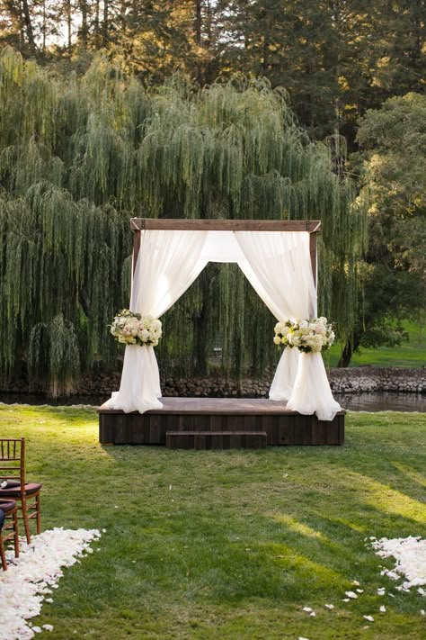 Outdoor Wedding Alter, Simple Wedding Arch, Fall Wedding Arches, Wedding Arches Outdoors, Wedding Alters, Outdoor Stage, Flowers And Greenery, Wedding Altars, Outdoor Fall Wedding