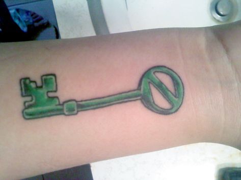 Return to Oz Key Tattoo Return To Oz Tattoo, Oz Tattoo, Return To Oz, Tattoo Fixes, Mexico Tattoo, Father Daughter Tattoos, Key Tattoo, Green It, Body Modification