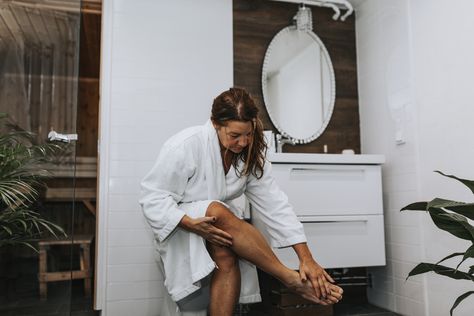 A doctor explains the common causes of itchy legs at night, including dry skin and restless legs syndrome, and offers tips for relief from nighttime itching. Itchy Legs At Night, Itchy Legs, Restless Leg Remedies, Dry Legs, Self Tanning Lotions, Restless Legs, Restless Leg Syndrome, Self Tanners, Facial Mist