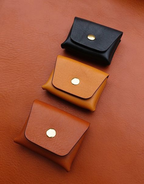 Snap closure mini purse, large enough for credit cards, business cards, receipts and change.  Hand stitched in England from beautiful, 100% full grain, vegetable tanned Leather. Cards Business, Mini Purse, Coin Purses, Coin Pouch, Purse Pouch, Leather Mini, Vegetable Tanned Leather, Handmade Leather, Hand Stitched