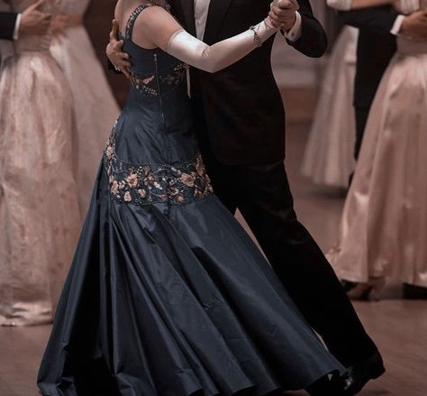 Photo of a scene from the crown. Ball Dance Aesthetic, Masquerade Ball Aesthetic, Bridgertons Aesthetic, Ballroom Aesthetic, Ball Dancing, Royalty Core, Ball Dance, Royal Core, Medieval Aesthetic