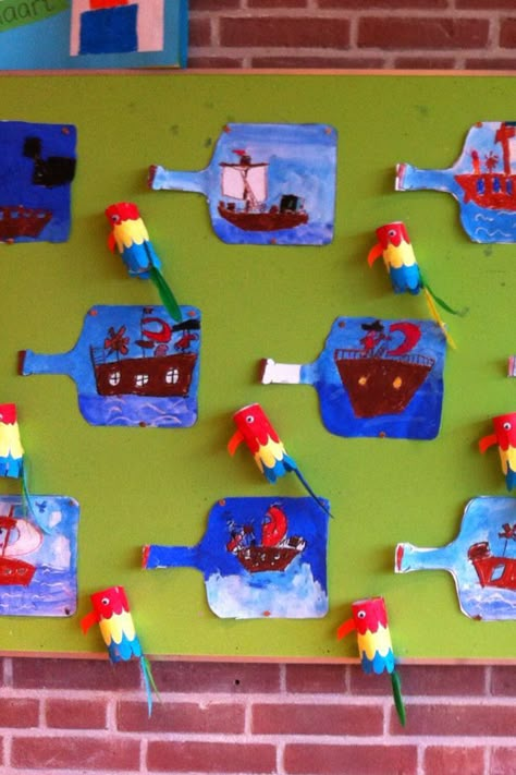 These pirate crafts would be adorable to pair with a writing prompt! ....Follow for Free "too-neat-not-to-keep" teaching tools & other fun stuff :) Pirate Preschool, Pirate Unit, Pirate Classroom, Pirate Activities, Pirate Crafts, Pirate Art, Pirate Day, Pirate Birthday, Sea Theme