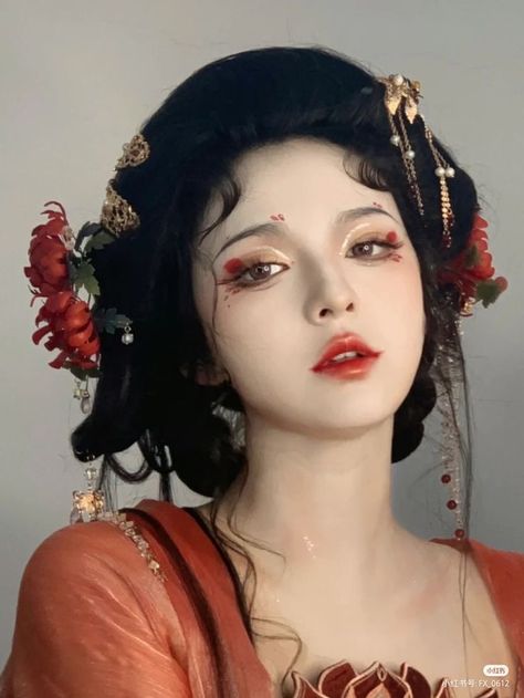 Geisha Inspired Makeup, Chinese Traditional Makeup, Ahri Cosplay, Geisha Makeup, Chinese Fancy Dress, Chinese Makeup, Headpiece Diy, Japanese Makeup, Image Swag