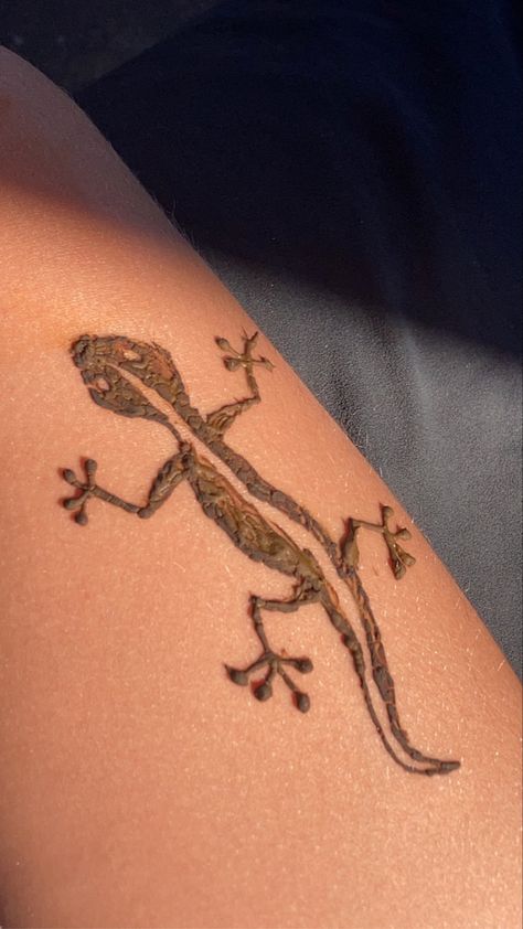 Lizard Tattoo Meaning, Two Headed Lizard Tattoo, Hawaiian Lizard Tattoo, Lizard Henna, Goanna Lizard Tattoo, Jesus Fish, Henna Tattoo, Fish Tattoos, Jesus Fish Tattoo