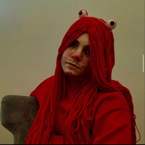 Red Guy Dhmis Cosplay, Dhmis Costume, Red Guy Pfp, Dhmis Cosplay, Red Guy Dhmis, Guy Cosplay, Guy Pfp, Dhmis Fanart, Don't Hug Me I'm Scared Fanart