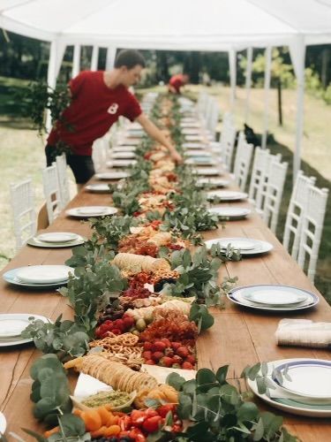 Tuscan Tablescape, Wedding Dinner Food, Craft Beer Wedding, Charcuterie Board Wedding, Outdoor Tent Wedding, Edible Centerpieces, Campground Wedding, Wedding Platters, Backyard Wedding Ceremony