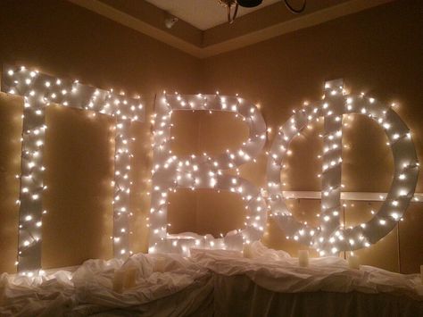 great idea for preference or bid day! Recruitment Rooms, Sorority Tabling, Sorority Recruitment Decorations, Preference Night, Recruitment Decorations, Sorority Decorations, Sorority Formal, Award Ideas, Bid Day Themes