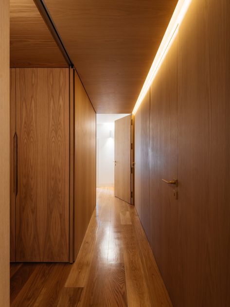 Dakota Johnson House, Johnson House, Spa Lighting, Corridor Design, Home Lighting Design, Cove Lighting, Timber Cladding, Interior D, Marble Tiles