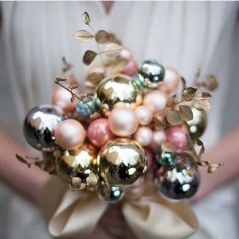 Brittany Watson Jepsen on Instagram: “Once upon a time I contributed wedding projects to the @etsy blog and this is one of my favorites! Christmas bulb bouquet! PC: @amandathomsenphoto #holidayswithlars #larsmakes” Christmas Wedding Bouquets, Winter Wedding Bouquet, Traditional Bride, Nontraditional Wedding, Etsy Wedding, Holiday Wedding, Diy Holiday, Christmas Wedding, Floral Bouquets