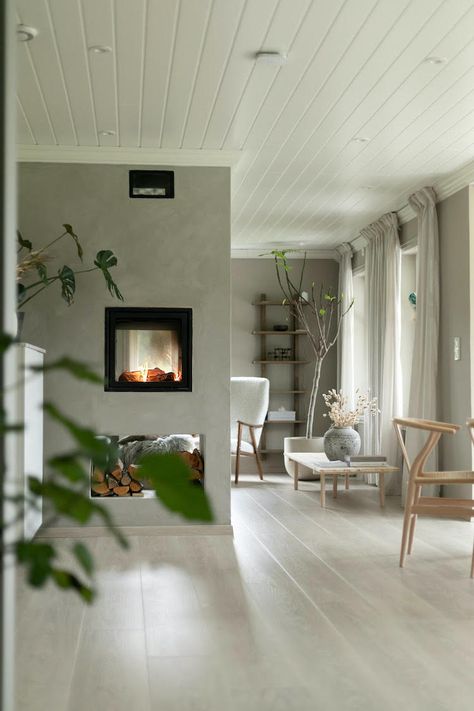 my scandinavian home: A Norwegian Home With A Cosy Autumn Vibe Norwegian House Interior, Norwegian Interior Design, Nordic Scandinavian Interiors, Norwegian Interior, Norwegian Home, Norwegian House, Norwegian Style, Cosy Autumn, Cosy Living