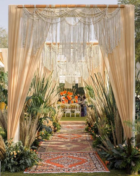 10 Decor Ideas From Intimate Weddings That We Absolutely Adored! Wedding Entrance Decoration, Entrance Decoration, Wedding Entrance Decor, Wedding Stage Design, Mandap Decor, Wedding Planning Decor, Desi Wedding Decor, Wedding Backdrop Design, Mehndi Decor