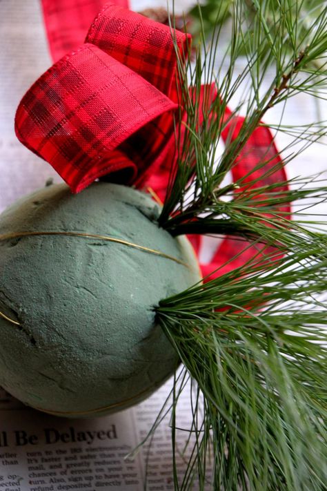 Diy Kissing Ball, Gravesite Decorations Diy, Natural Wreaths, Classic Holiday Decor, Gravesite Decorations, Kissing Balls, Christmas Tree Lots, Front Door Christmas Decorations, Rustic Christmas Ornaments