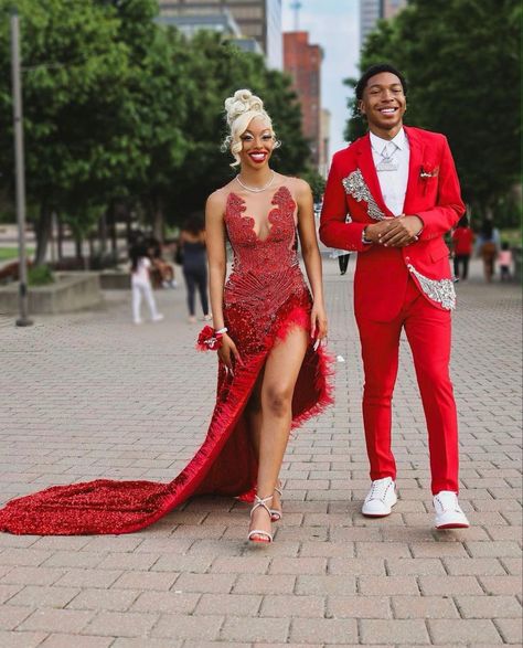 Prom 2024 Black People, Red And White Prom Couples, Red Couple Outfits, Prom Outfits Dress To Impress, Red Prom Dress Black Women, Hoco Photoshoot, Red Dress And Heels, Couple Prom Outfits, Prom Black People