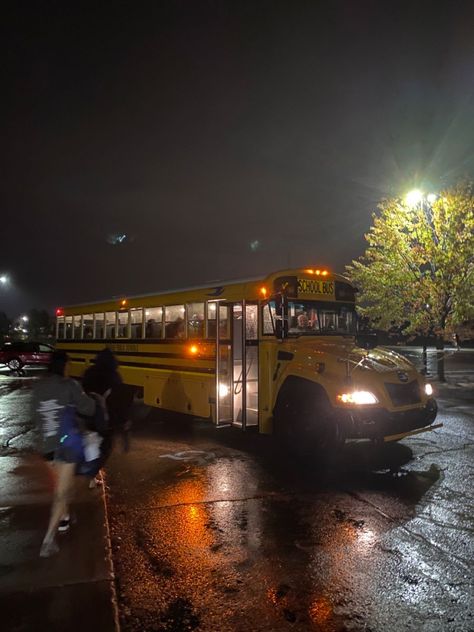 Aesthetic Bus Picture, Morning Bus Ride Aesthetic, School Bus Ride Aesthetic, Bus School Trip, Driving To School Aesthetic, School Trip Aesthetic Bus, Cedar Point Aesthetic, Going To School Aesthetic, Early School Morning Aesthetic