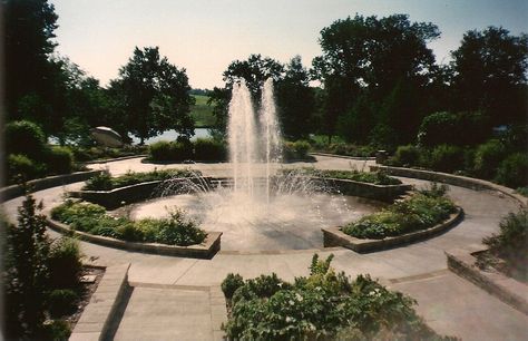 Powell Gardens MO  fountain  photo by Marti Schuller City Parks Design, Fountain Plaza, Powell Gardens, Park Fountain, Fountain Park, Water Architecture, Plaza Design, House Wall Design, Public Space Design