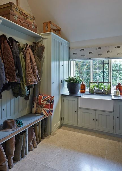 Boot room/utility inspiration | Mumsnet Interior Design Country, Boot Room Utility, Modern Country House, Utility Room Designs, Country Modern Home, Country House Style, Mudroom Laundry Room, Nest Design, Room Paint Colors