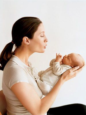 Eight must-have postpartum products every new mother needs to recover from delivery. Postpartum Products, Postpartum Care Kit, Pregnancy Labor, Kit Ideas, After Birth, Postpartum Care, After Giving Birth, Post Baby, Giving Birth