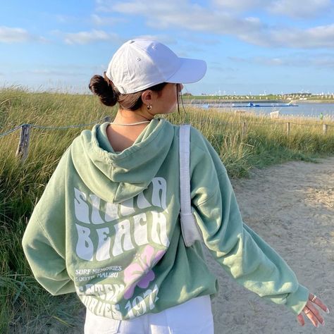 𝒮𝑜𝓃𝓃𝓎 on Instagram: “🤍🌺” Siesta Beach, Beach Floral, Floral Hoodie, Coconut Girl, Cotton Knit, Summer Aesthetic, Fun Games, The Beach, Coconut