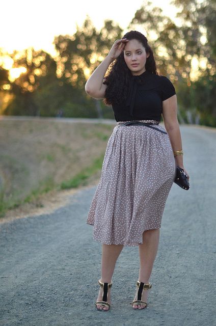 Polka Dots at Dusk Xl Mode, Office Clothing, Moda Curvy, Look Plus Size, Grunge Vintage, Summer Work Outfits, Modieuze Outfits, A Skirt, Look Plus