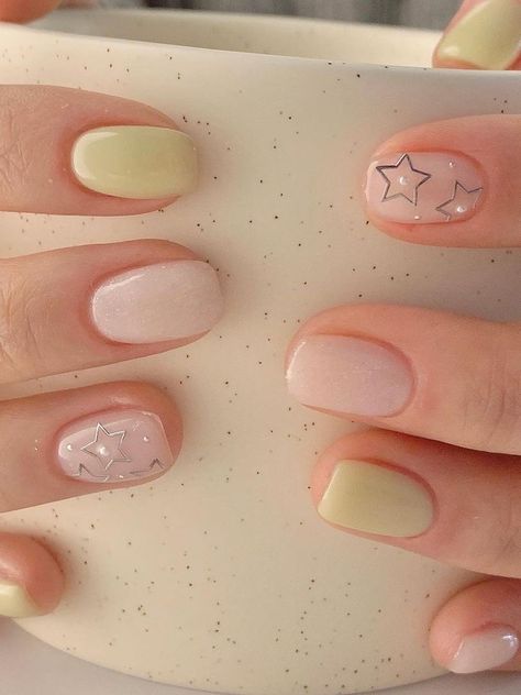 45+ Stylish Short Nail Designs for a Perfect Korean Summer Look Jell Nails Designs Short, Simple Korean Nails Short, Korean Nail Simple, Simple Short Nail Designs Summer White, Very Simple Short Nail Designs, Minimalist Korean Nails, Short Nail Inspo Korean, Korean Short Nails Ideas, Mail Designs For Short Nails Simple