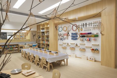 Kindergarten Pictures, Kindergarten Interior, Kids Art Studio, Kindergarten Projects, Kindergarten Design, Latest Interior Design, Shenzhen China, China Design, Business Furniture