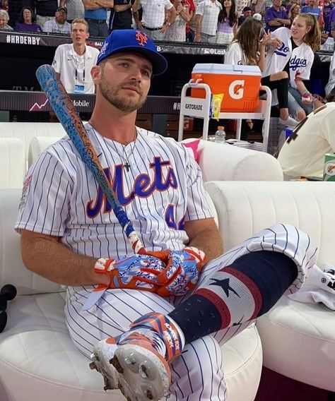 pete alonso • mlb Lets Go Mets, Pete Alonso, Baseball Wallpaper, How Soon Is Now, Ball Games, Baseball Guys, Dapper Dudes, Ny Mets, Sports Pictures