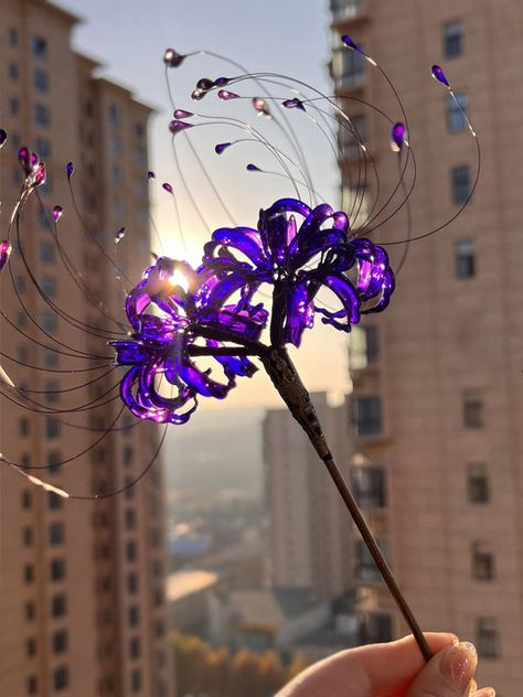 The price is for a hair stick only, others are not included. Aurora Borealis Hair Color, Spider Lily Jewelry, Purple Spider Lily, Hair Flower Accessories, Equinox Flower, Spider Lily Flower, Stick Spider, Lycoris Radiata, Spider Lilies