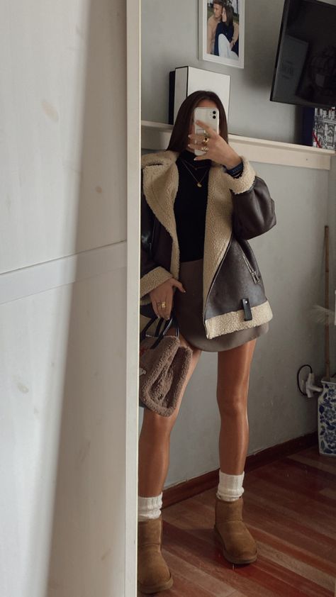 New York Going Out Outfit Winter, Mew York Winter Outfits, Winter Outfits Aesthetic 2023, Fall Ootd 2023, Fall Outfits Everyday, Winter Outfits Fancy, Boots For Winter, Look Legging, Latina Outfits