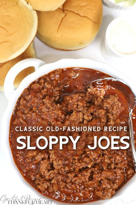 Quick and easy recipe for Sloppy Joes. Budget friendly too. Tasty ground beef mixture is simmered in a tomato sauce with chili powder and spices for a satisfying meal. Spoon on soft rolls or burger buns. A classic, old-fashioned favorite with kids and adults! Recipe For Sloppy Joes, Sloppy Joe Recipe Crock Pot, Sloppy Joe Recipe Easy, Homemade Sloppy Joe Recipe, Sloppy Joes Sandwich, Chili Burger, Loose Meat Sandwiches, Grateful Prayer, Chili Sauce Recipe