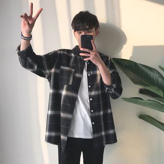 Buy Aozora Plaid Raw Hem Shirt at YesStyle.com! Quality products at remarkable prices. FREE Worldwide Shipping available! Fesyen Korea, Flannel Outfits Men, Kemeja Lelaki, Casual Plaid Shirt, Oversized Long Sleeve Shirt, Flannel Outfits, Moda Streetwear, Men Fashion Casual Shirts, Plaid Shirt Men