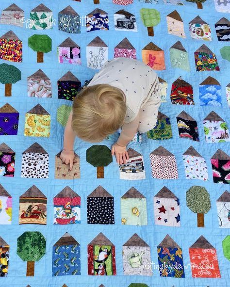 quiltingbydawn: I Spy a Finish! I Spy Quilt Patterns Free, Eye Spy Quilt Ideas, I Spy Quilts, Xmas Quilts, Wood Quilt Block, Quick Quilts, Kid Quilts, Wood Quilt, House Quilt Patterns